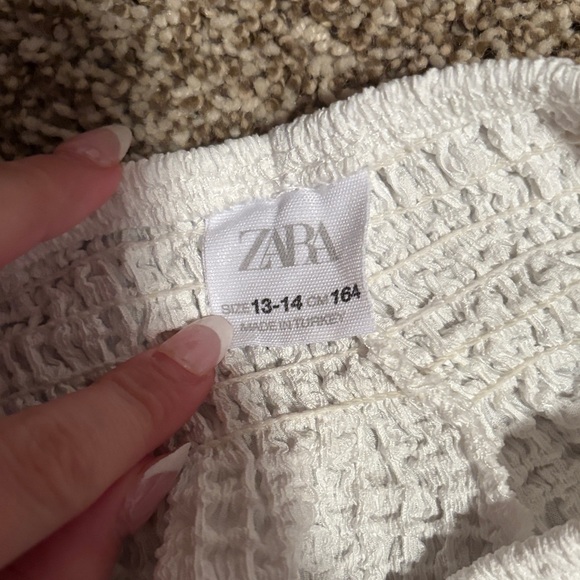 Zara Kids and Teens White Textured Shorts - Picture 3 of 3